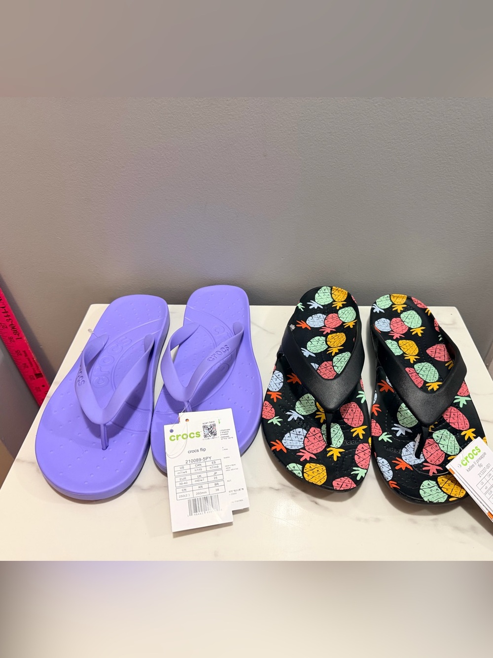 CROCS Kadee II Pineapple Flip - Black with Multicolor Pineapple Print
